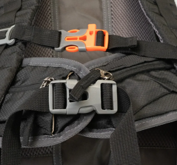 MOCHILA SPINIT TREKKER 35 LITROS NEGRA