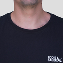 REMERA EDDIE BAUER HOMBRE GRAPHIC MANGA LARGA NEGRO