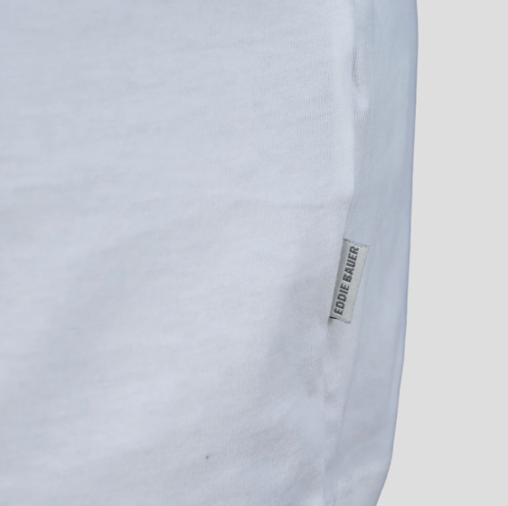 REMERA EDDIE BAUER HOMBRE GRAPHIC MANGA LARGA BLANCO